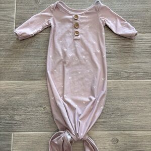 Caden Lane Baby Gown with Wooden Buttons Dusty Pink Tiny Hearts Knotted Gown